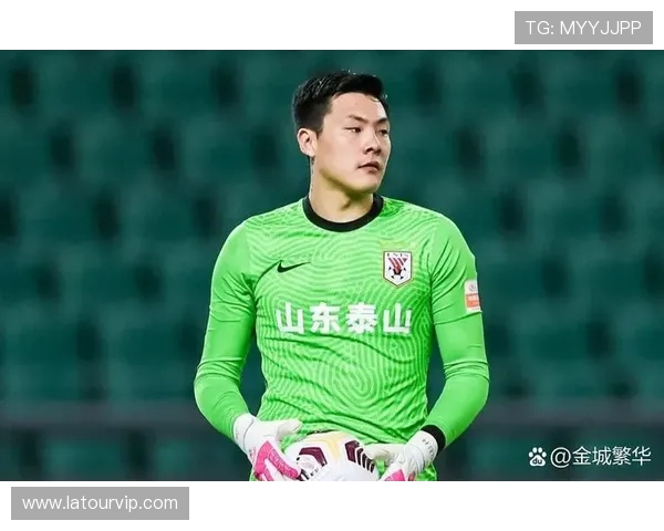 颜骏凌时隔一年重返国足首发再守球门用行动证明实力重启国家队之路